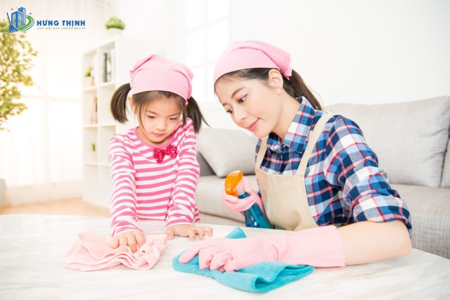 Dịch vụ chăm trẻ sơ sinh bao gồm nhiều công việc xung quanh cuộc sống của trẻ giúp phát triển tốt hơn