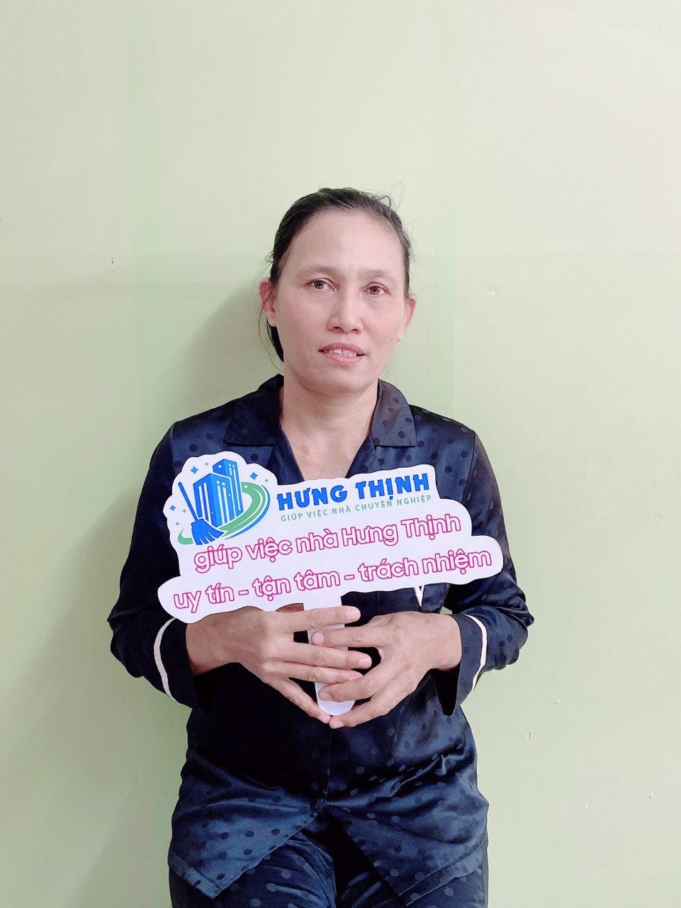 Nguyễn Thị Thu Loan chuyên chăm sóc bé và yêu thương bé