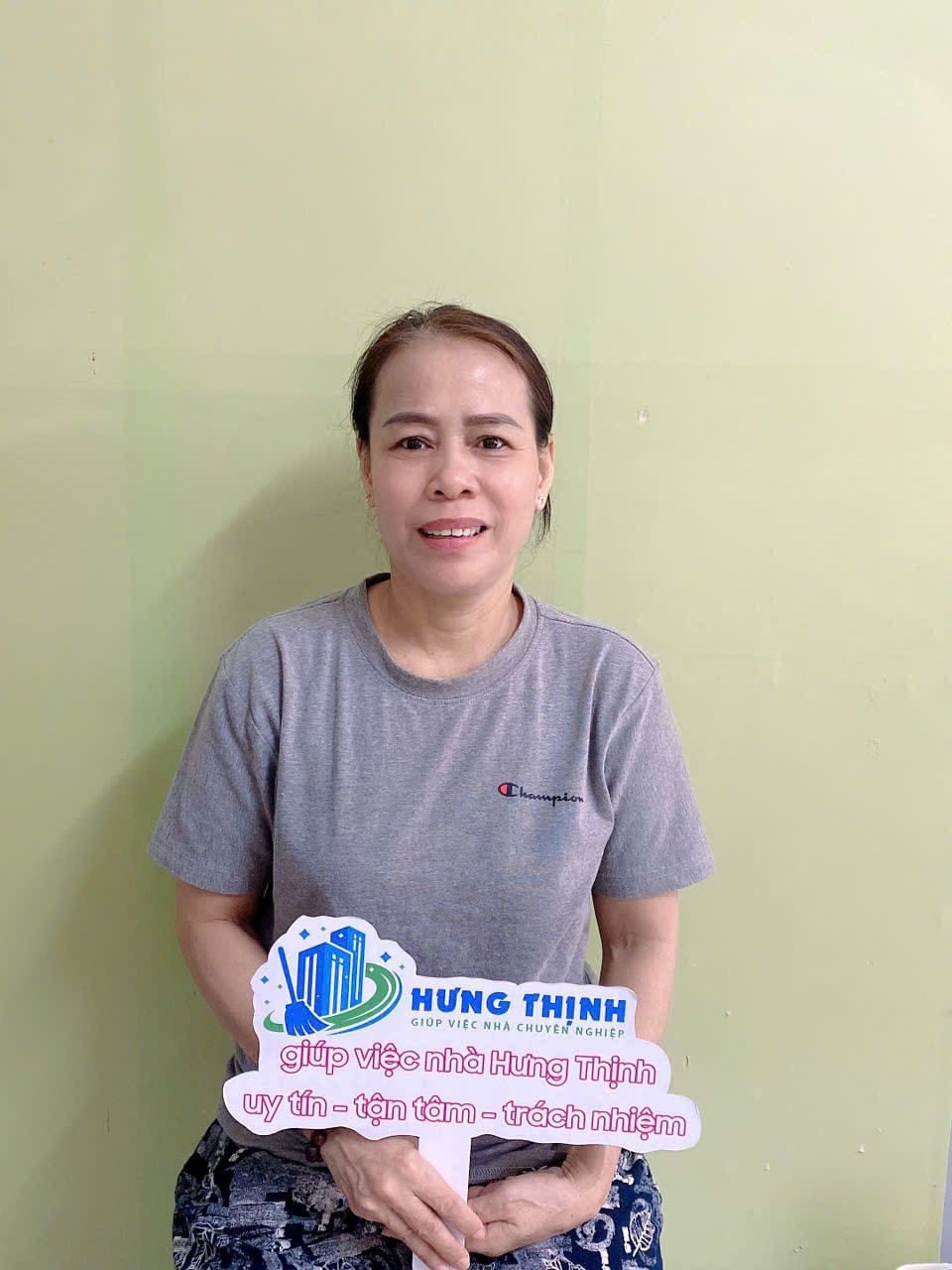 Chị Ánh Trâm cần tìm việc làm gấp chuyên chăm em và giúp việc nhà