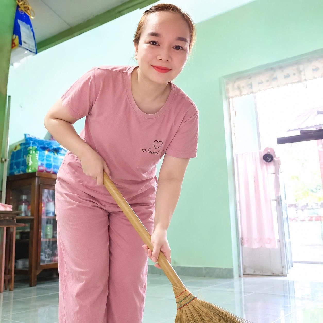 Chị Nguyễn Thị Hương, Sinh Năm 1987, Quê Đồng Tháp, Nhanh Nhẹn - Giúp Việc Giỏi