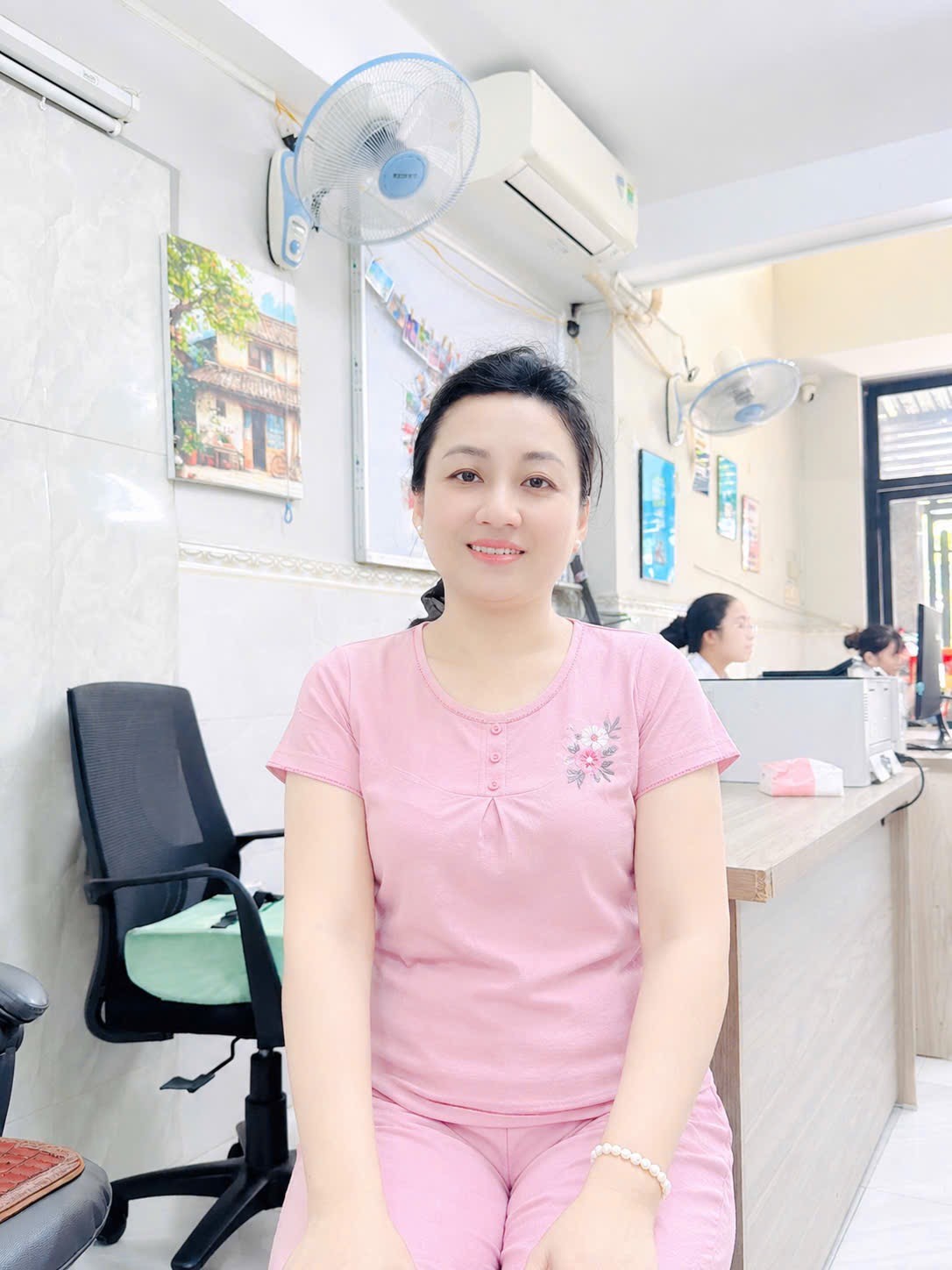 Chị Kim Khanh - 1985 - Bình Thuận - Chị Chăm Bé, Chăm Ông Bà Giỏi