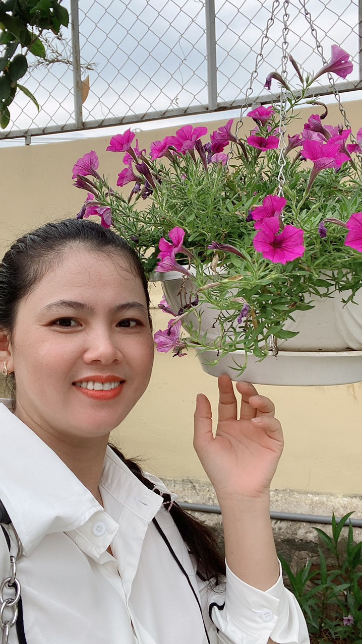 Chị Cương sinh năm 1985 tìm việc giúp việc nhà làm lâu dài LH 0963255570 PV chị thêm ạ