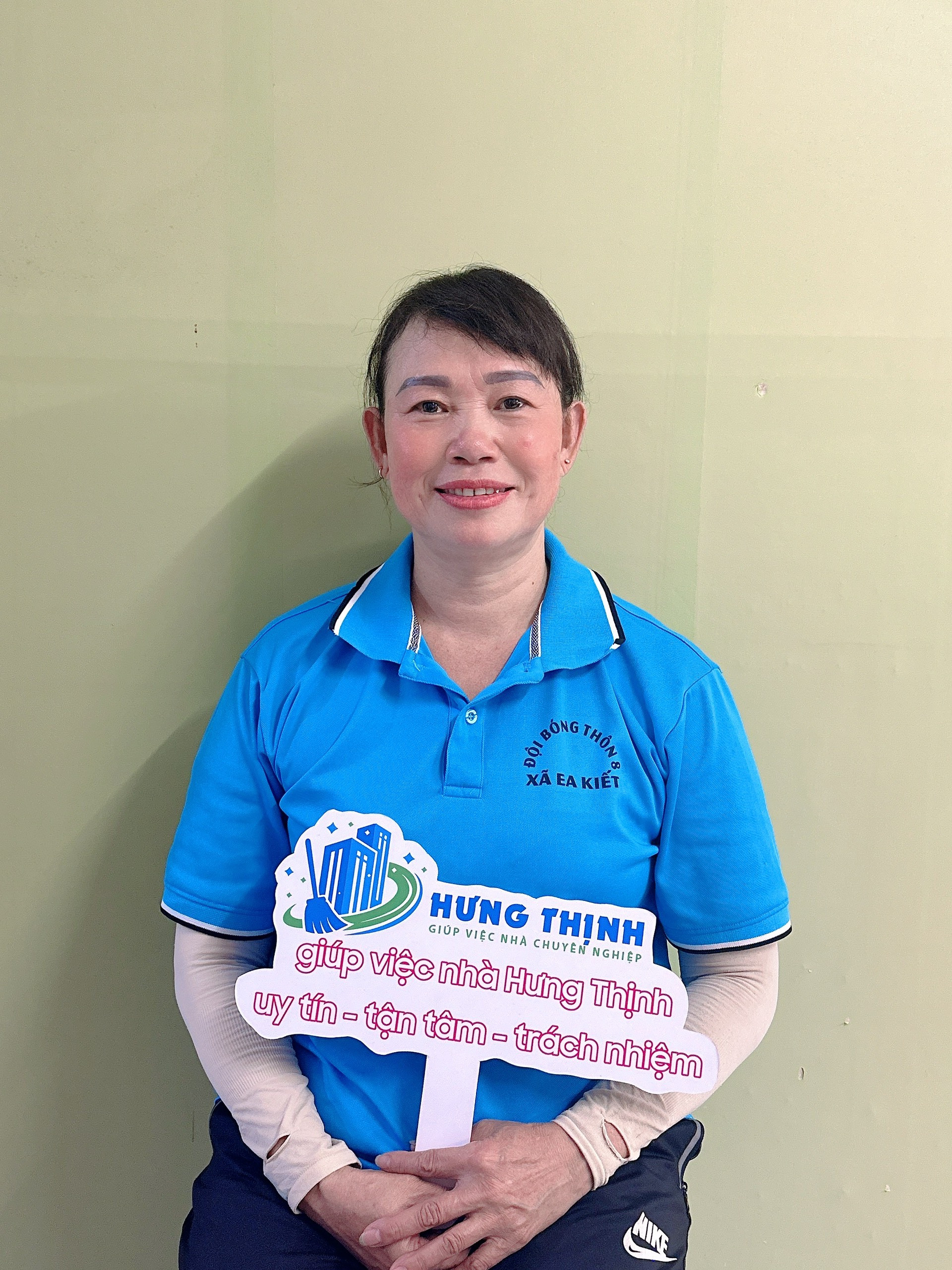 e tìm việc cho chị Hoa người quen của em sinh năm 1972 quê tây nguyên