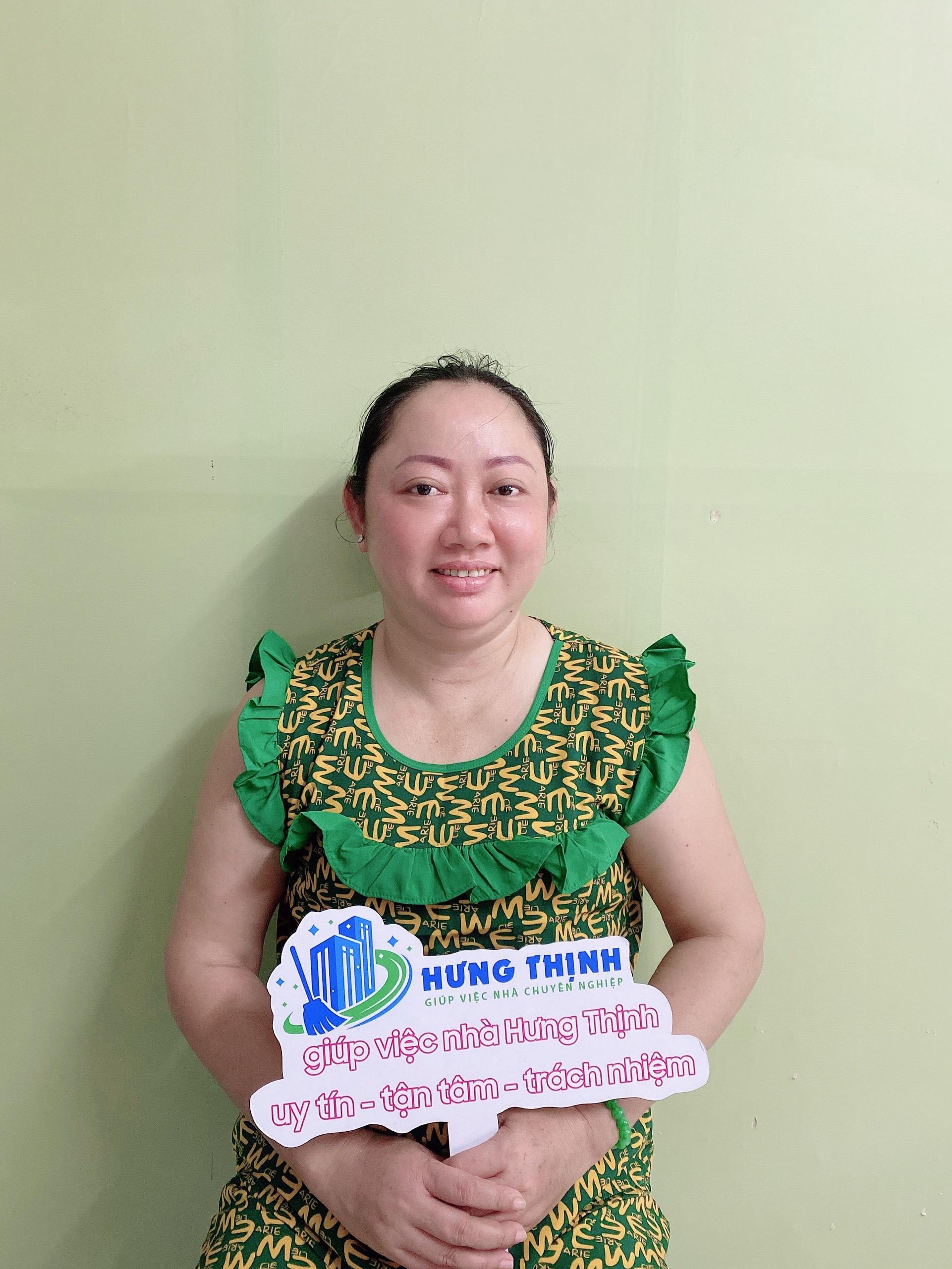 Chị Võ Thị Lài sinh năm 1982 quê Bến Tre đang tìm công việc làm dọn dẹp, chăm bé.