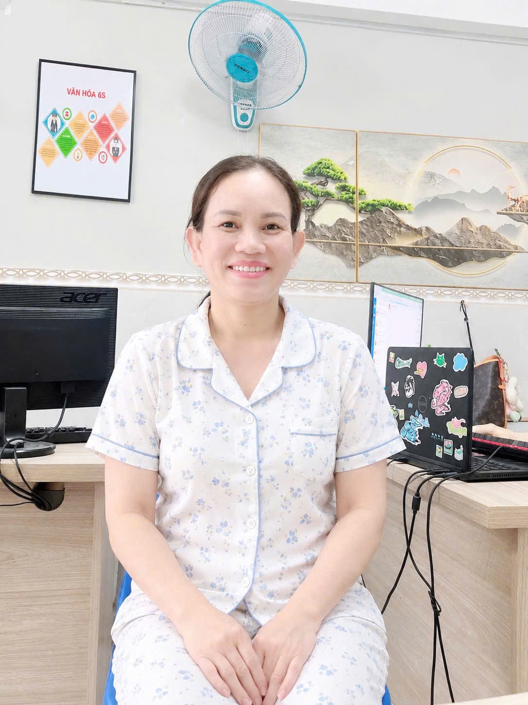 Chị - Lê Thị Khánh Hưng - 1979 - Ở Huế - Chị chuyên chăm bé từ sơ sinh đến lớn