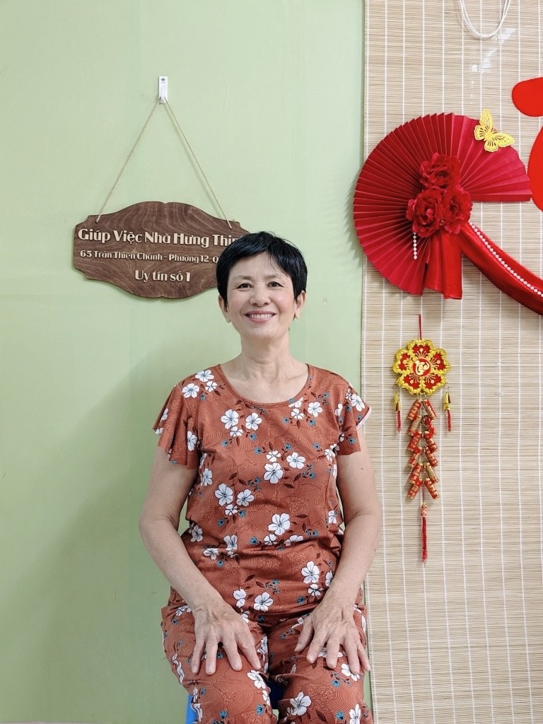 Cô Trang Bích Phượng, Sinh Năm 1969, Quê An Giang - Chăm Bé Chăm Bà Giỏi