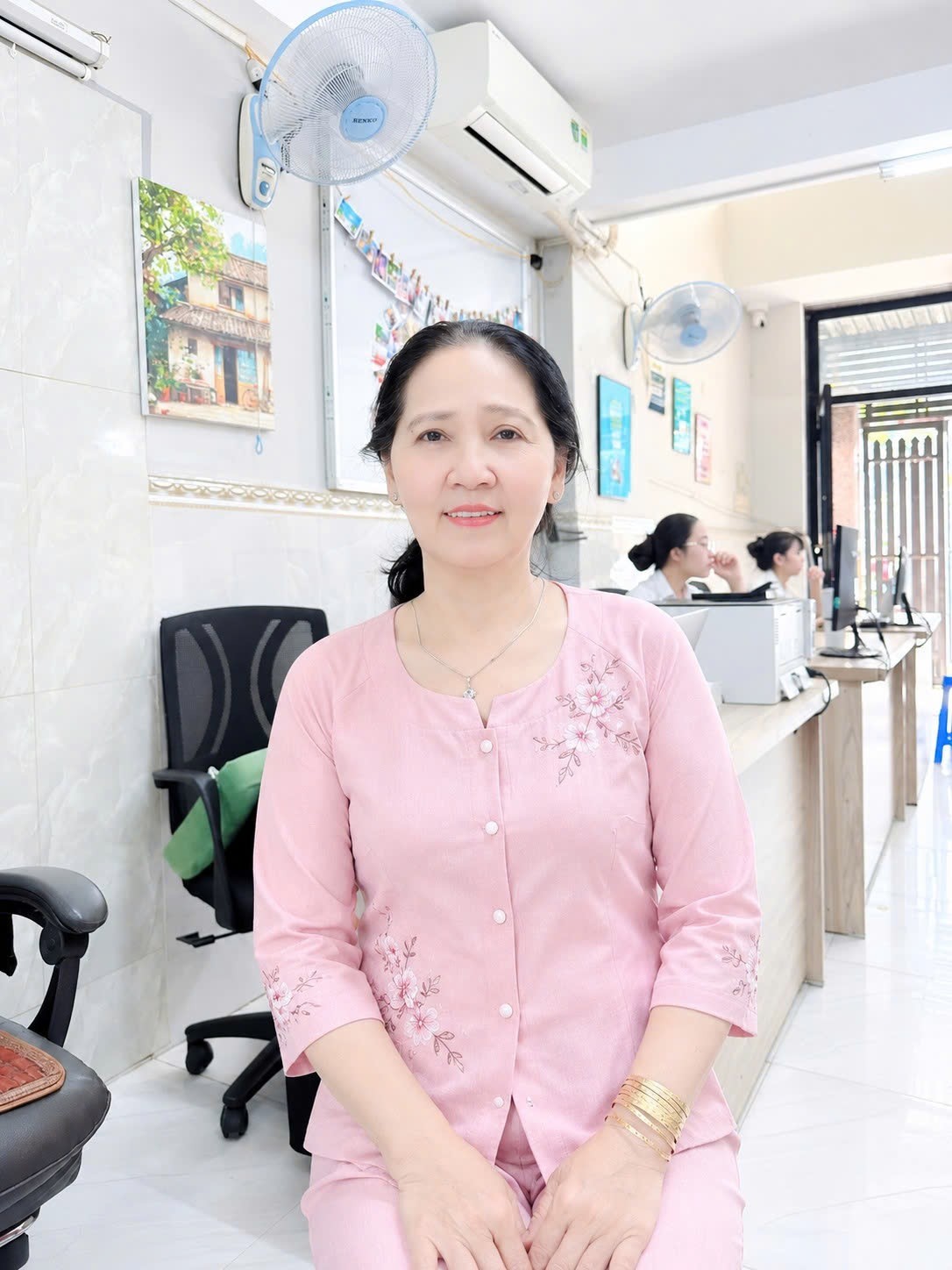 Cô Nguyễn Thị Bé Năm, Sinh Năm 1971, Quê An Giang, Chăm Bà Tận Tâm - Nấu Ăn Ngon