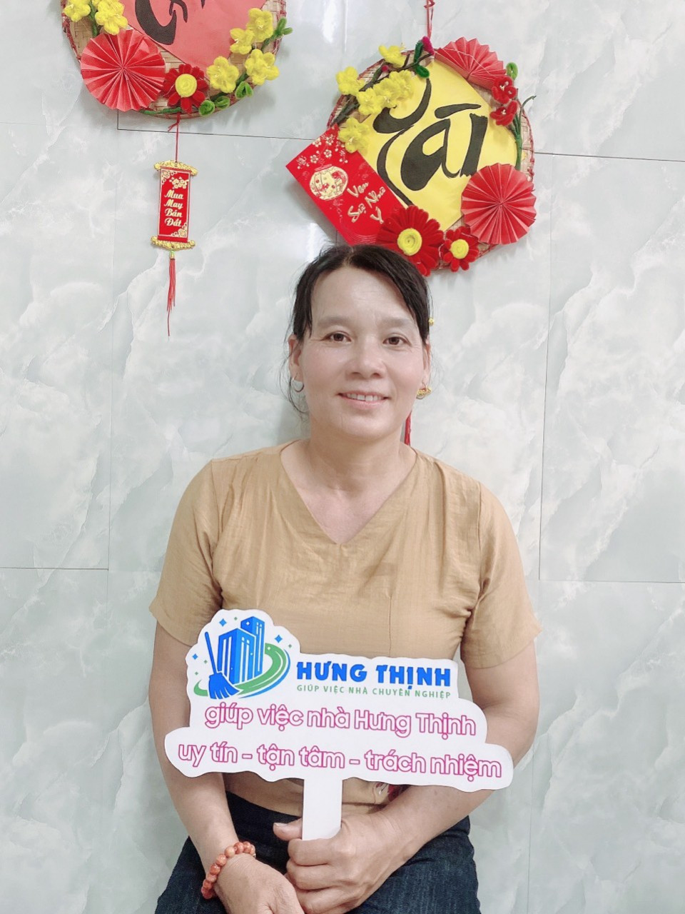 Chị Cao Thị Xích sinh năm 1980 ở Đắk Lắk, chị tìm công việc bao ăn ở lại