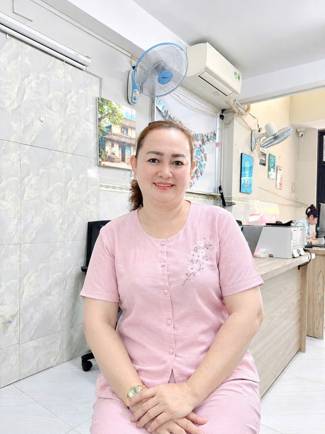 Chị Phạm Thị Loan, sinh năm 1979, quê Đồng Tháp, chăm bé giỏi