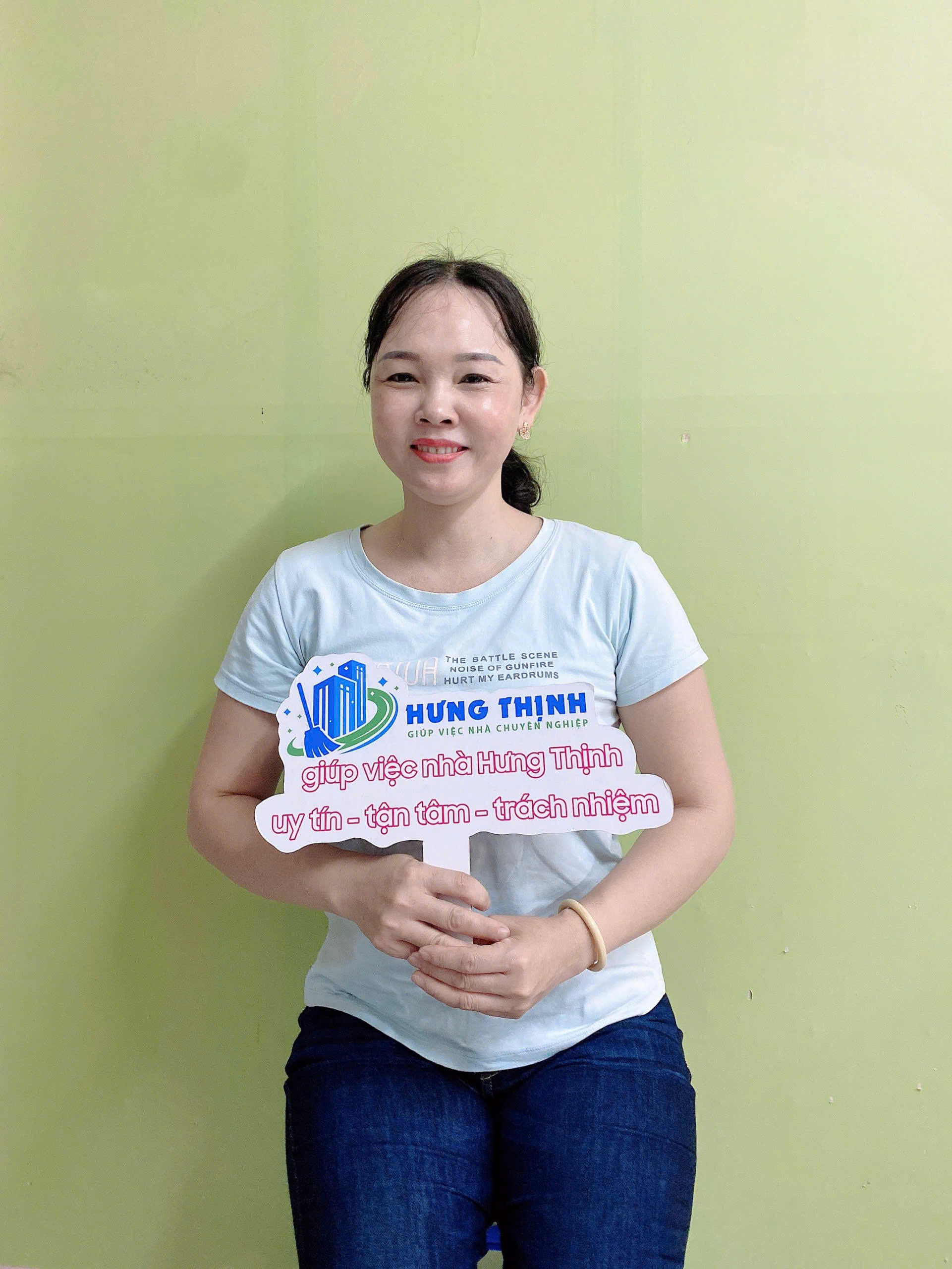 Võ Thị Út  - 1975 Cần Thơ - chuyên giúp việc nhà, chăm bé