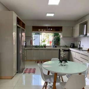 Nhà 1 lầu 1 trệt ở đường Song Hành Quận 2 Trong hôm nay em cần 1 cô giúp việc nhà .