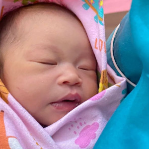 Nhà em ở mặt phố có 1 trệt 1 lầu cần một cô chăm sóc em bé 10 tháng tuổi