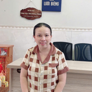 Chị Bích chuyên chăm sóc người già - giúp việc nhà đang tìm việc bao ăn ở lại ạ