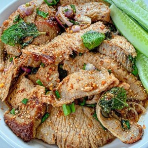 Tuyển Gấp Cô Giúp Việc Nhà Quận 7, Lương 12 Triệu, Bao Ăn Ở