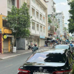 Nhà E 2 Lầu (40m2) Trên Đường  Võ Thị Sáu Quận 3 Tìm Cô Làm Việc Nhà Bao Ăn Ở Lại