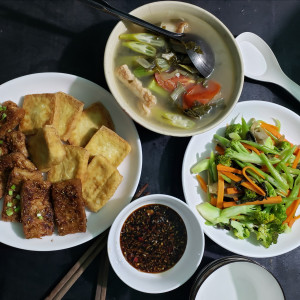 Hôm Nay Em Cần 1 Chị Về Làm, Ăn Ở Lại Với Gia Đình Em Luôn.