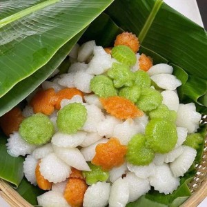 Gia đình em cần gấp 1 cô chăm bé giỏi đi làm bao ăn ở lại ạ