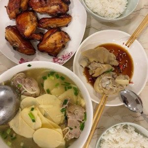 Hôm nay em cần tìm gấp 1 chị giúp việc cho nhà chị gái em mới chuyển ra riêng chỉ có 2 vợ chồng