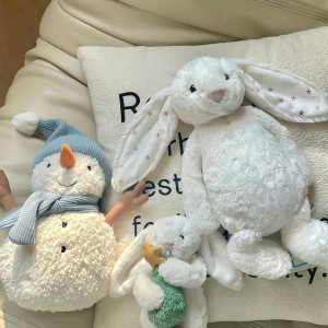 Cần gấp 1 chị chuyên chăm em bé làm việc tại 3/2 Quận 10 , lương tháng em gửi 11 triệu