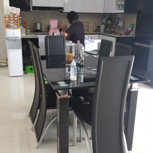 GIA ĐÌNH EM TOÀN NGƯỜI LỚN HẾT THÔI NÊN MONG MUỐN TÌM 1 CÔ HIỀN LÀNH PHỤ GIÚP VIỆC TẠI QUẬN 6 NHA