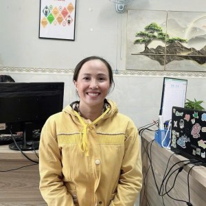 Chị Hoa làm việc cực kì có tâm , nhanh nhẹn cần việc bao ăn ở lại ạ