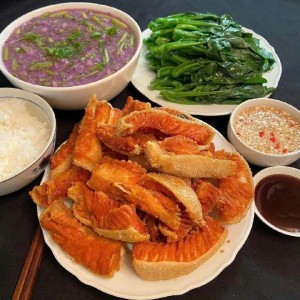 Gia đình em có 3 người cần 1 cô giúp việc nhà ở trên đường Ung Văn Khiêm Quận Bình Thạnh LƯƠNG CAO ĐÂY Ạ