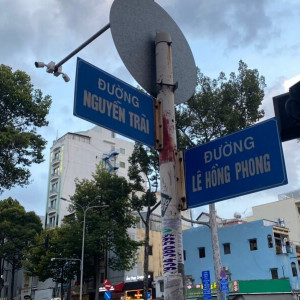 𝐕𝐨̛̣ 𝐜𝐡𝐨̂̀𝐧𝐠 𝐞𝐦 𝐦𝐨̛́𝐢 𝐝𝐨̣𝐧 𝐫𝐚 𝐨̛̉ 𝐫𝐢𝐞̂𝐧𝐠, 𝐧𝐡𝐚̀ 𝐜𝐮̛̉𝐚 𝐜𝐨̀𝐧 𝐛𝐞̂̀ 𝐛𝐨̣̂𝐧 𝐜𝐡𝐮̛𝐚 Đ𝐚̂𝐮 𝐯𝐚̀𝐨 Đ𝐚̂𝐮 𝐧𝐞̂𝐧 𝐭𝐮𝐲𝐞̂̉𝐧 𝟏 𝐜𝐨̂ 𝐭𝐮̛̣ 𝐬𝐚̆́𝐩 𝐱𝐞̂́𝐩 Đ𝐮̛𝐨̛̣𝐜 𝐯𝐢𝐞̣̂𝐜 𝐧𝐡𝐚̀ 𝐜𝐮̛̉𝐚 𝐠𝐨̣𝐧 𝐠𝐚̀𝐧𝐠