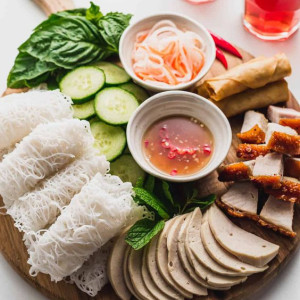 Tuyển gấp 1 cô chuyên nấu ăn ngon đi làm bao ăn ở lại ạ