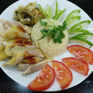 Tuyển Gấp Ạ , C Nào Làm Được Alo E Liền Ạ