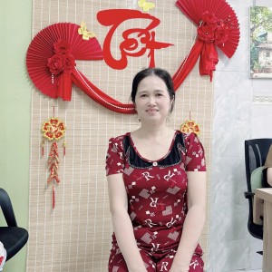 Chị Trang nhanh nhẹn chịu khó đang tfim việc bao ăn ở lại ạ
