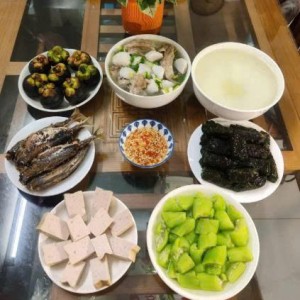 Tuyển gấp ạ