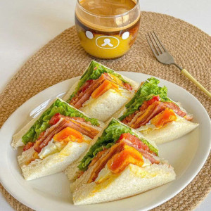 Tuyển gấp 1 cô giúp việc nhà đi làm bao ăn ở lại ạ