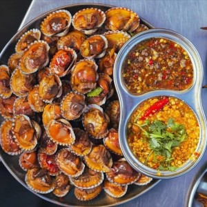 Hôm nay nhà em đăng tin tìm 1 cô giúp việc nhà làm ăn ở lại, không yêu cầu kinh nghiệm