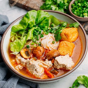 GIA ĐÌNH EM CẦN GẤP CÔ GIÚP VIỆC NHÀ. LƯƠNG THÁNG TỪ 13 TRIỆU TRỞ LÊN