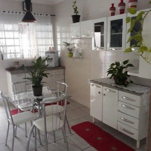 Gia đình em tha thiết tìm 1 chị giúp việc nhà ,trông coi nhà cửa tại nhà 1 lầu 1 trệt trên đường Nguyễn Thị Nhỏ Q6 bao ăn ở