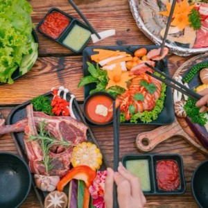 Tuyển gấp 1 cô chuyên chăm bà ạ