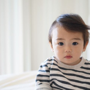 NHÀ 2 VỢ CHỒNG VÀ 1 BÉ CẦN CHỊ CHUYÊN CHĂM BÉ TẠI CHUNG CƯ GRAND RIVER SIDE Q4