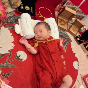 Địa chỉ tại vinhomes tân cảng quận bình thạnh, em cần tìm gấp 1 cô tới chăm bé 6 tháng bao ăn ở lại.