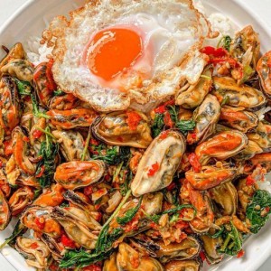 Hôm Nay Gia Đình Con Có 3 Người Lớn Ở Nhà 1 Trệt Gác Lửng Nhỏ Ngay Đường tân Hòa Đông Quận Bình Tân