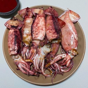 Tuyển gấp 1 cô làm tập vụ quán ( bao ăn ở lại )