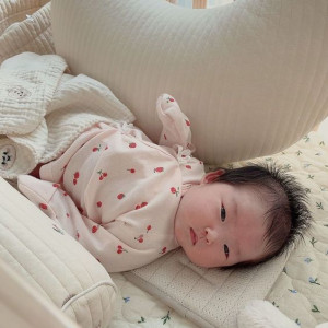Em Bé Ngoan Được 5 Tháng Đang Cần Một Chị Yêu Thương Bé Về Chăm Soc Cho Vợ Chồng Em Yên Tâm Đi Làm