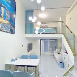 Nhà Mặt Phố Ngay Đườngnguyễn Trãi Quận5. Tìm Cô Giúp Việc Lương 10 Triệu Trở Lên