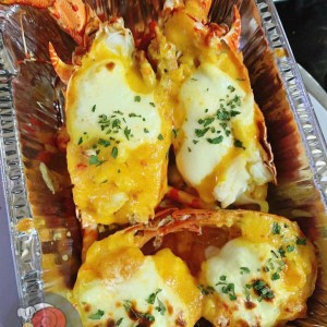 Tuyển gấp 1 cô lm sáng chiều tại Q12 ạ