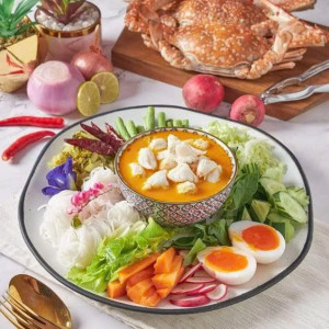 Tuyển gấp 1 cô nấu ăn cho gđ em ạ