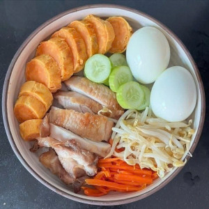 Tuyển gấp 1 cô chuyên chăm bé  giỏi đi làm bao ăn ở lại ạ