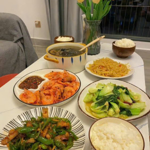 Tuyển chị giúp việc nấu ăn, nhà ở chung cư Him Lam Chợ Lớn Quận 6