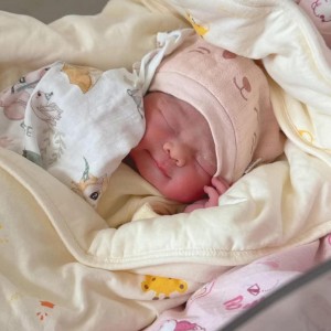 CẦN CÔ CHĂM BÉ 6 THÁNG TUỔI Ở ĐƯỜNG ÂU CƠ QUẬN 11