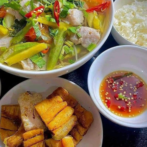 Nhà em cần gấp cô giúp việc nhà khu vực quận 6 ạ! Công việc chỉ là dọn dẹp nhà cửa và nấu những bữa cơm gia đình đơn giản thôi.