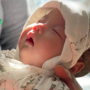 Vợ chồng em có bé con đầu lòng được hơn 3 tháng cần 1 chị chuyên chăm em bé làm ở lại luôn tại Thảo Điền Quận 2