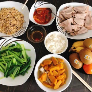 Gấp Gấp Gấp ....gia Đình 3 Người Cẩn 1 Cô Giúp Việc Ở Quận 10 Gần Sư Vạn Hạnh Mall ( Ở Lại Được )